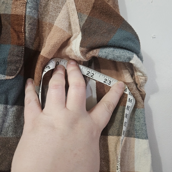 Universal Thread Men's Multicolor Plaid Button Up Long Sleeve Shirt. Relaxed Fit - Picture 4 of 5